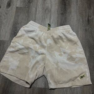 Reebok Men’s Sweats Shorts Size Medium - Tan Beige